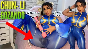 Chun Li costume play stunner enjoyments herself with H-tachi electro-hitachi to intense ejaculation